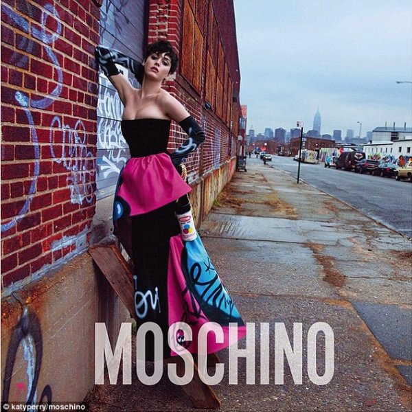 Снимка: Moschino 