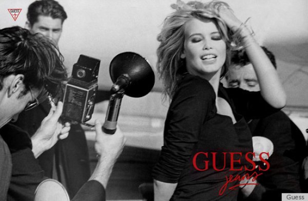 Снимка: Guess