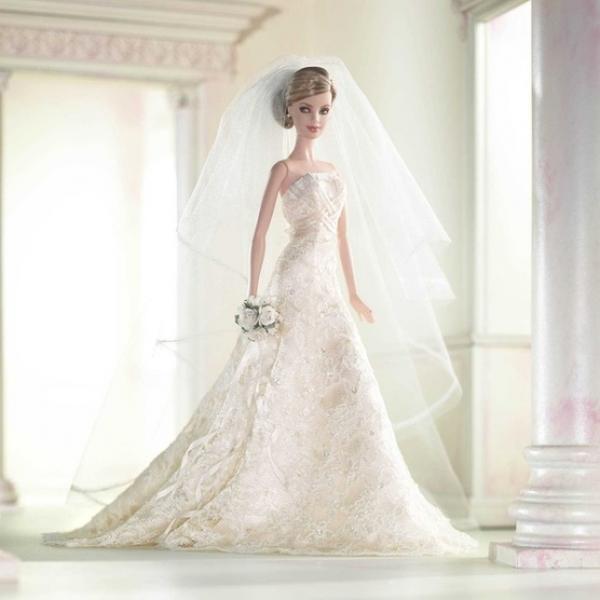 Модел от 2005 г. на Carolina Herrera