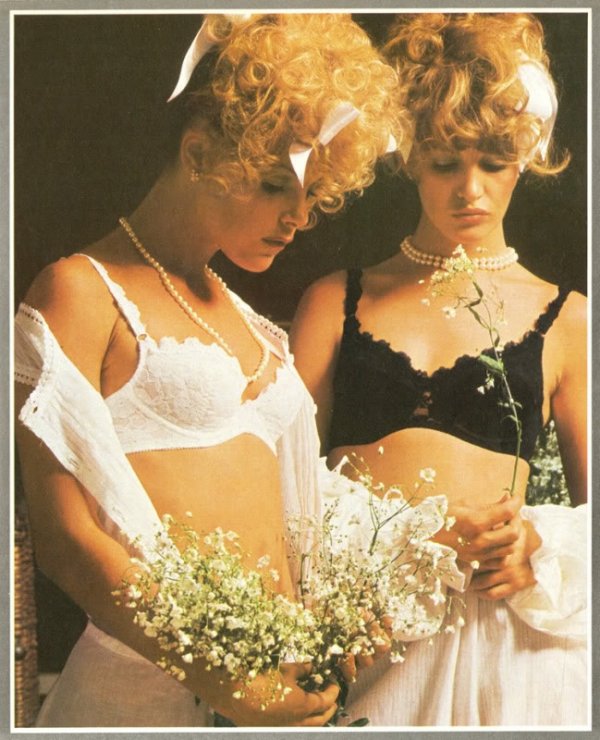 Снимка: рекламна кампания на Mikimoto pearls, Vogue 1972