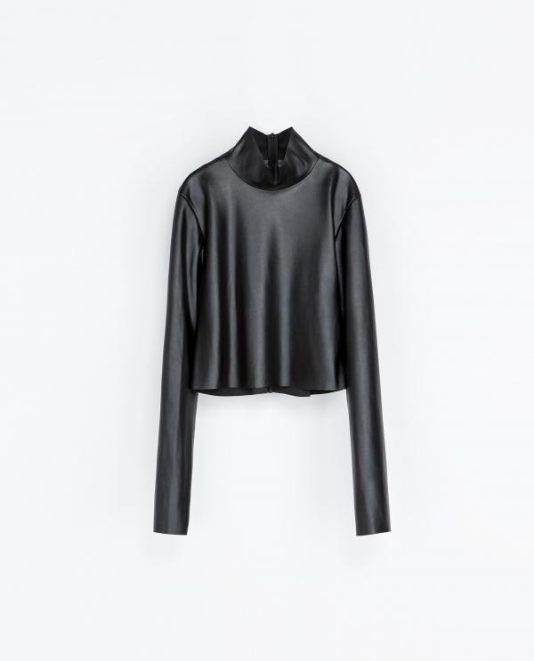 Поло блуза от имитация на кожа Zara, 119 лв.