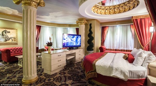 Снимка: Fantasyland Hotel