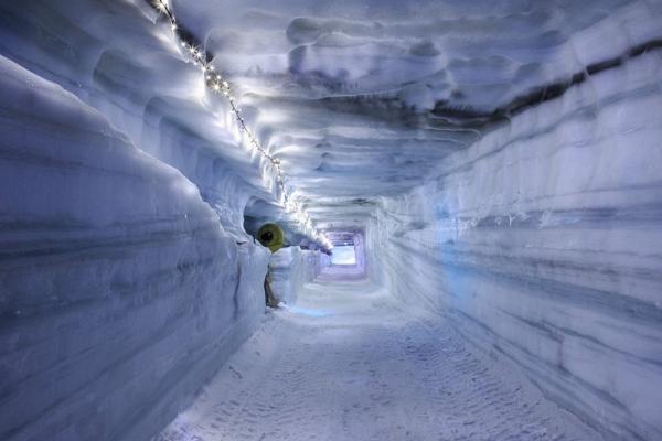 Снимка: Roman Gerasymenko/“Into the Glacier”