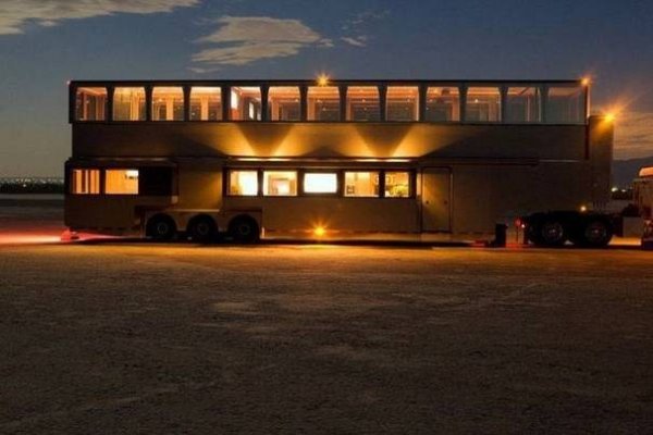 Снимка: House on Wheels