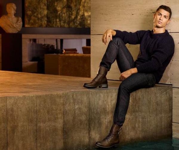 Снимка; CR7 Footwear