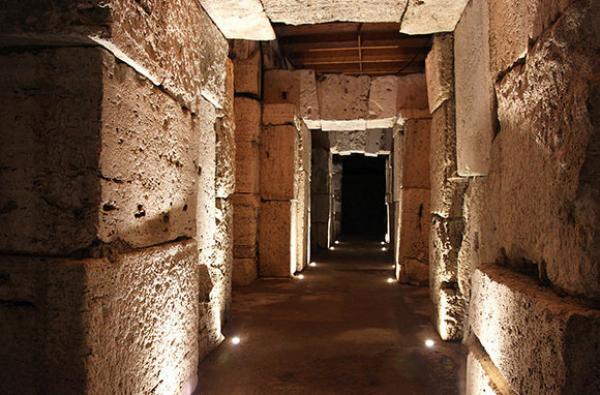 5. Colosseum Hypogeum – РимНе сте видели Колизеума в Рим, докато не сте се докоснали до наскоро отворилия Хипогеум. Хипогеумът представлява подземни тунели и пространства, в които са били държани гладиаторите, преди да се качат на арената горе и не влязат в битка.Снимка: travel.yahoo.com