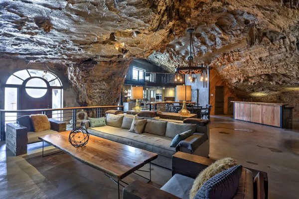www.instagram.com/beckhamcave/
