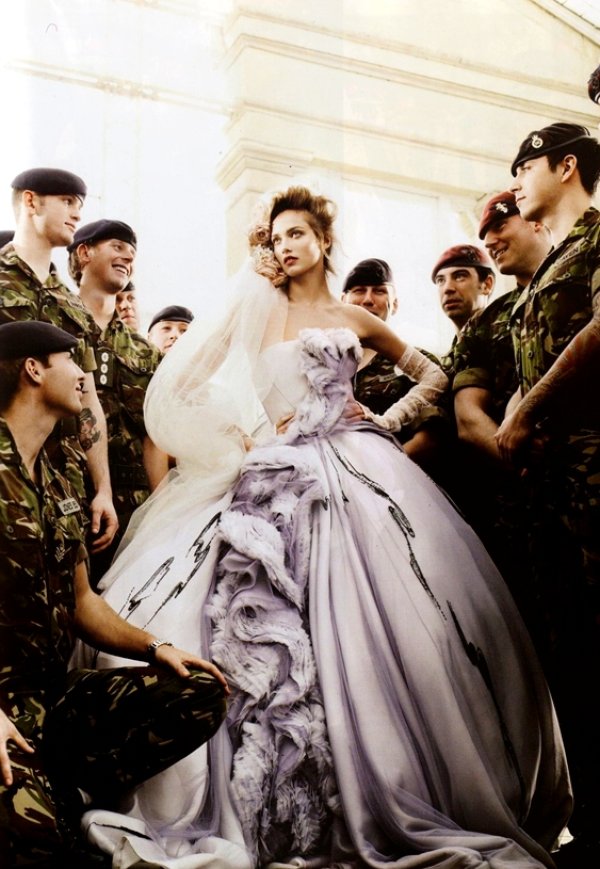 Снимка: Mario Testino/ Vogue UK