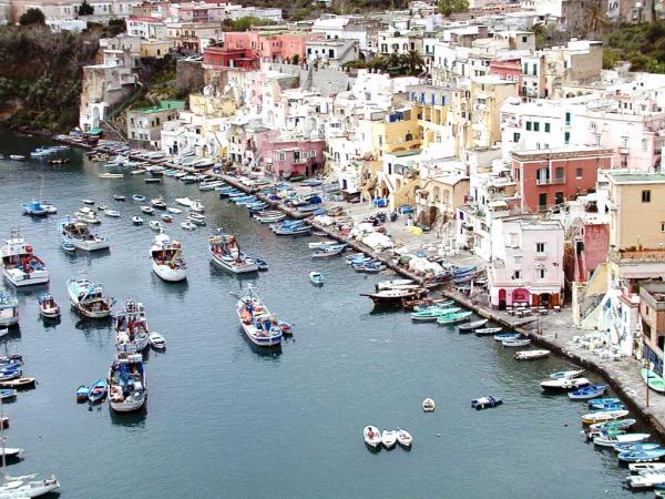 НеаполСнимка: www.hostelnapoli.com