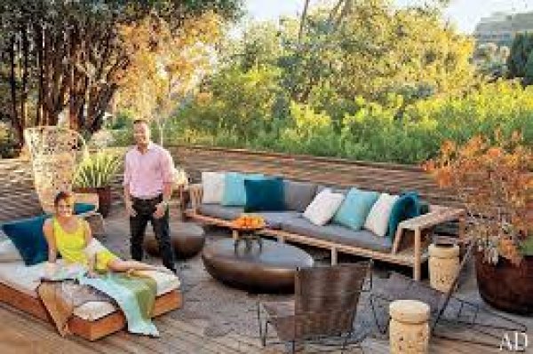 Джон Леджънд и Криси Тейгън; Снимка: architecturaldigest.com