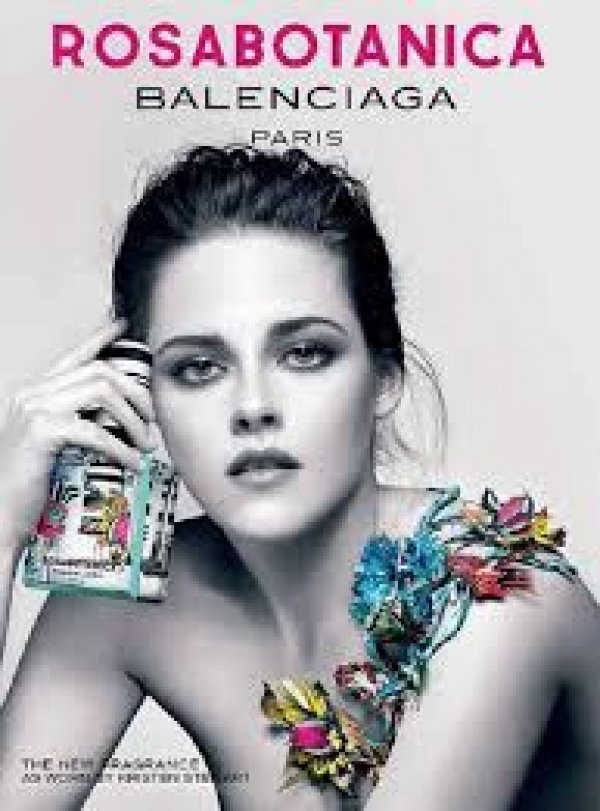 Снимка: BalenciagaНосталгичната съблазнителка Кристен Стюарт не остава по-назад от своя бивш любим и ко-звезда в сагата "Здрач" Робърт Патинсън. Тя също е лице на модна марка и по-точно на Balenciaga, представяйки парфюма Rosabotanica.