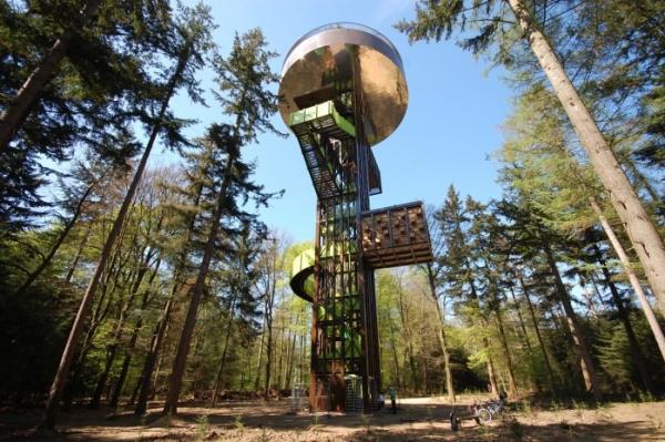 Снимка; amusingplanet.comОбсерваторията в гората Schovenhorst в Холандия