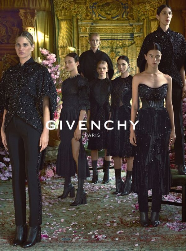 Снимка: Givenchy 