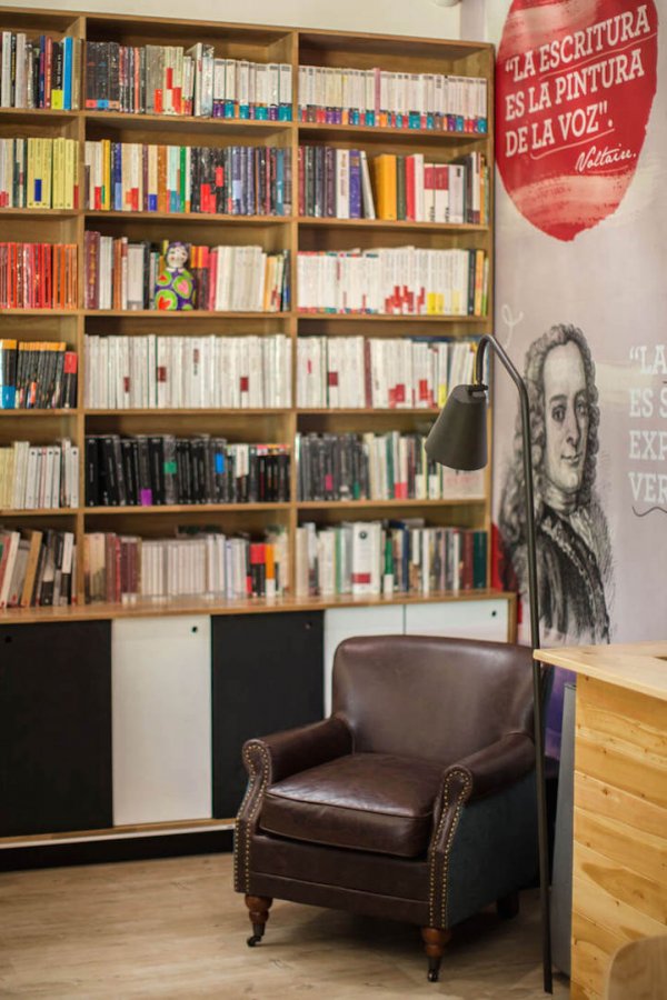 Снимка: 9¾ Bookstore and Café