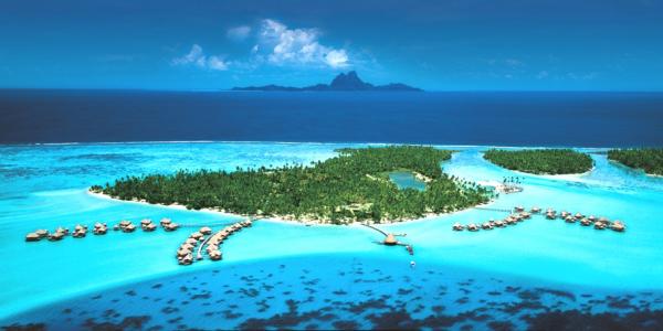 6. LE TAHA’A ISLAND RESORT & SPA – ТаитиОще едно райско място, което е идеално за любовно пътешествие. Петзвездният частен остров предлага 57 забележителни апартамента и вили, 45 от които са позиционирани над водата. Хотелът предлага много дейности, които са идеални за влюбените двойки – от романтичен пикник до пътешествие до необитаем остров.Снимка: adelto.co.uk