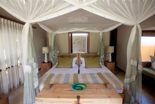 desroches-island.com