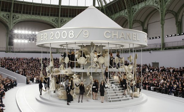 Ревю на Chanel, есен-зима 2008-2009 година; Снимка: Reuters