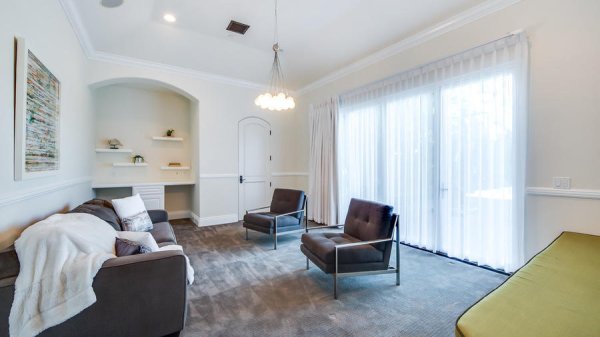 Снимка: belaircrestmansion.com