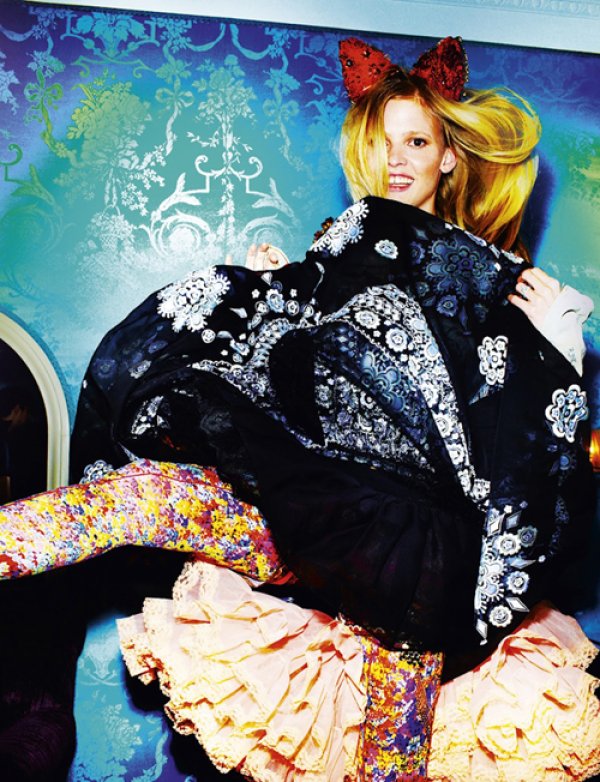 Снимка: сп. Love, Mario Testino