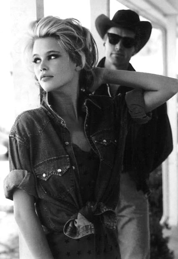 Снимка: Guess