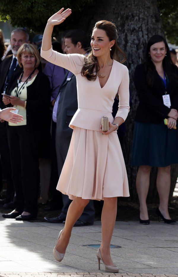 Рокля на Alexander McQueen; Снимка: Reuters