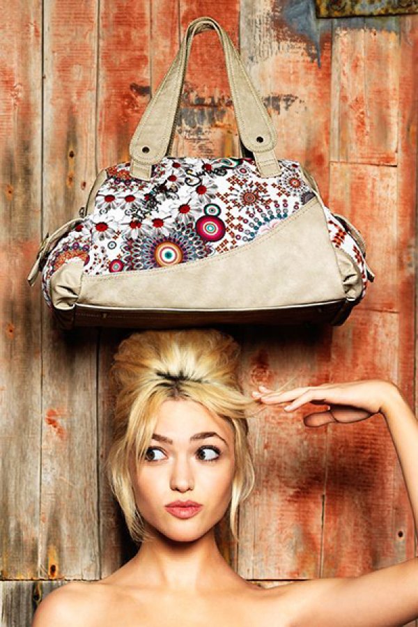 Снимка: сп.Desigual