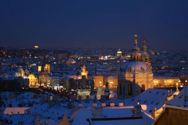 Така великолепна по тъмно.. Снимка: Prague.net