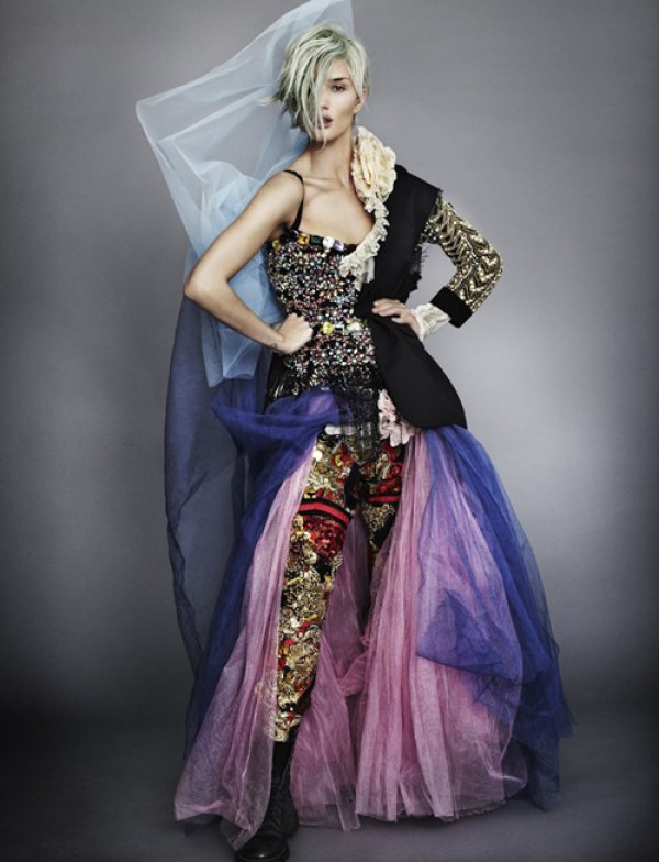 Снимка: сп. Love, Mario Testino