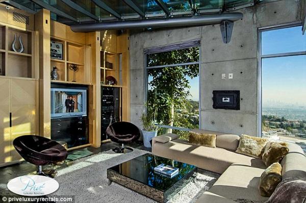 Снимка: Prive Luxury Rentals