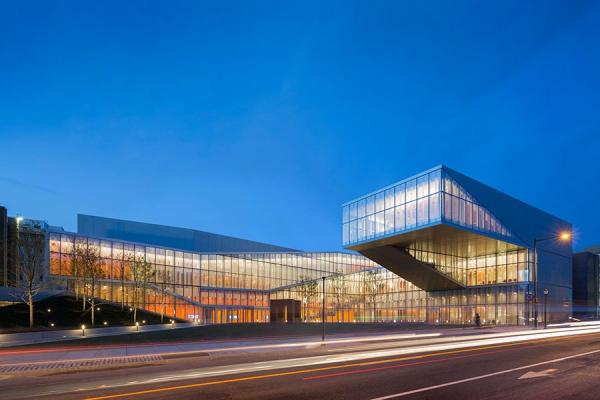 Снимка: architecturaldigest.comТова е новият център за нанотехнологии във Филаделфия към Университета на Пенсилвания.