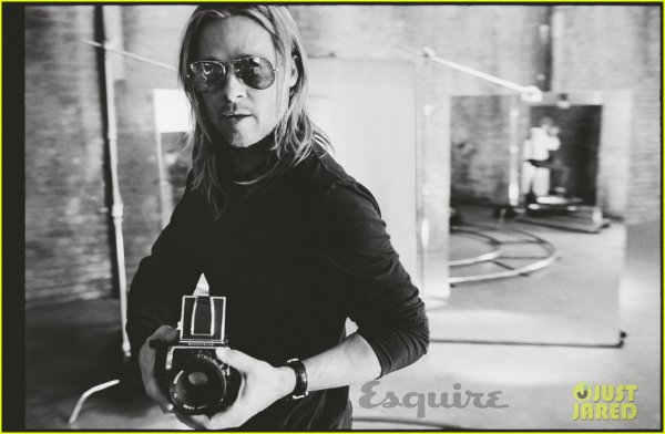 Снимка: сп.Esquire
