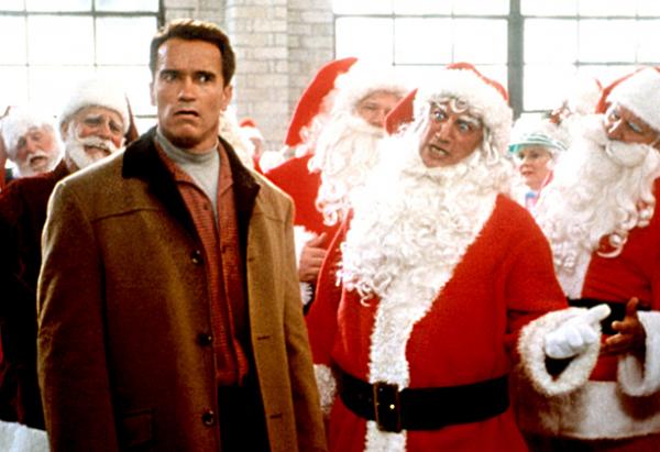 Снимка: outnow.chДжеймс Белуши в "Jingle All the Way” с  Арнолд Шварценегер.
