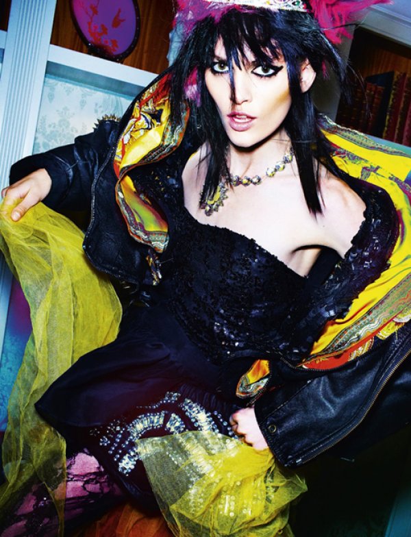 Снимка: сп. Love, Mario Testino