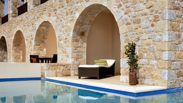 Снимка: costanavarino.com