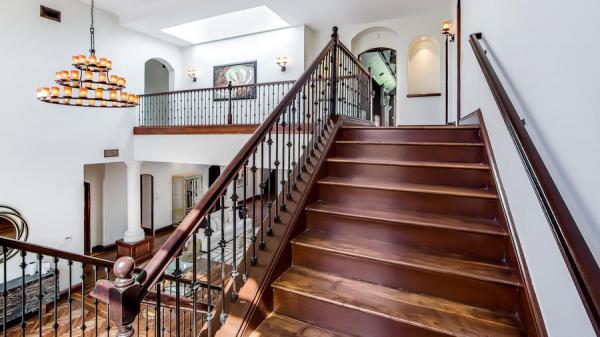 Снимка: belaircrestmansion.com