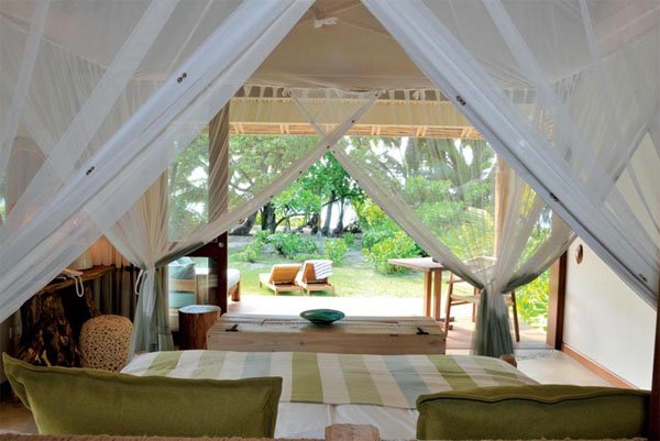 desroches-island.com