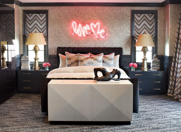 Спалнята на Кортни Кардашян; Снимка: elledecor.com