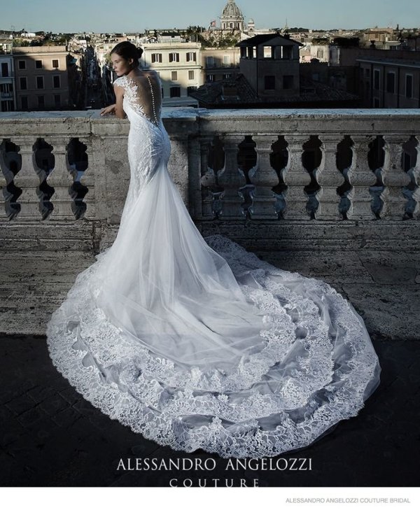 Снимка: Alessandro Angelozzi Couture