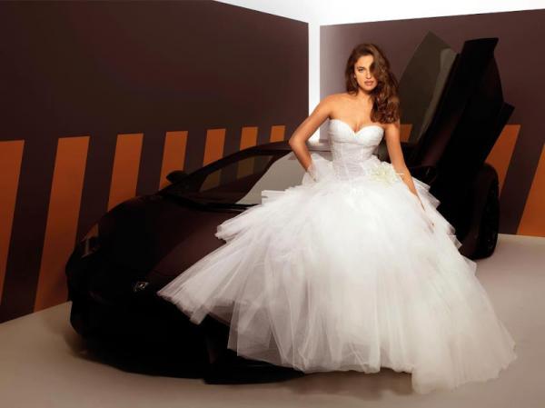Снимка: Alessandro Angelozzi Couture 2013