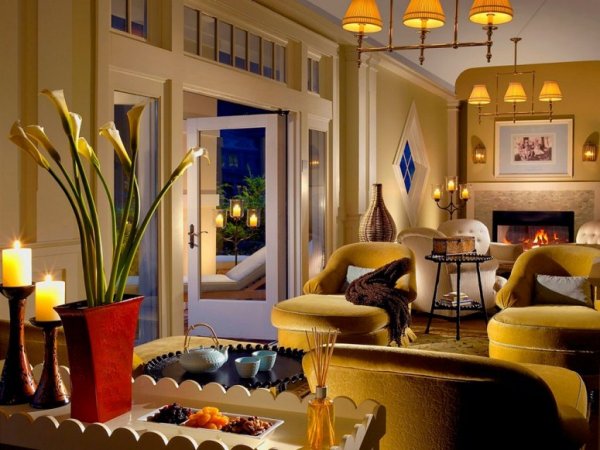 8. OMNI BEDFORD SPRINGS RESORT & SPA – Пенсилвания, САЩСлед като приключите с известните Бедфордски минерални бани, вие ще се чувствате подмладени и готови за романтична вечер пред камината.Снимка: OMNI BEDFORD SPRINGS RESORT & SPA