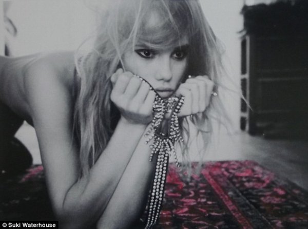 Снимка: Suki Waterhouse; I’ll Be Your Mirror