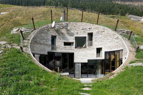 Снимка: homedsgn.comВила Валс (Villa Vals) в Швейцария - напълно оборудвана подземна вила, с достъп само по индивидуален тунел