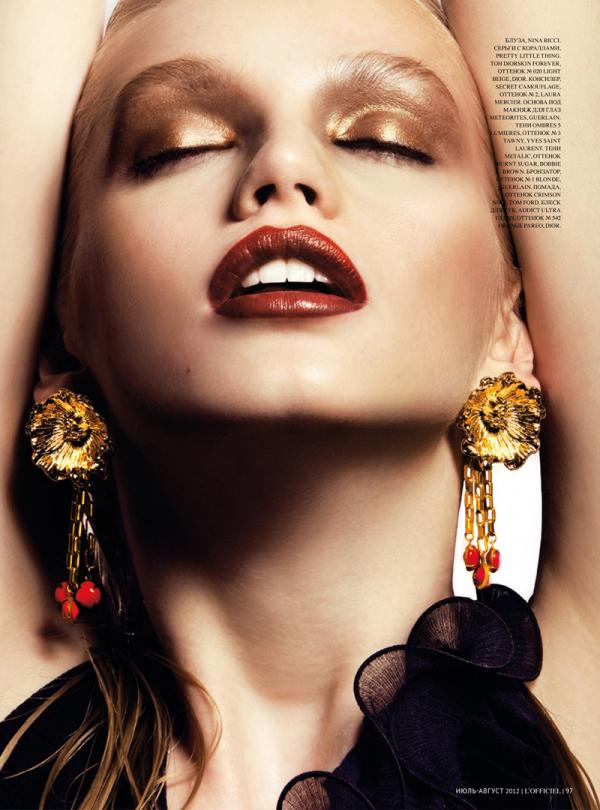 Снимка: сп.L’Officiel