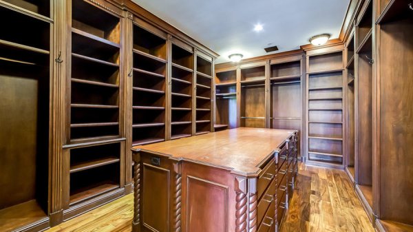 Снимка: belaircrestmansion.com