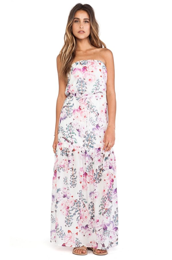 Снимка: REVOLVE Clothing