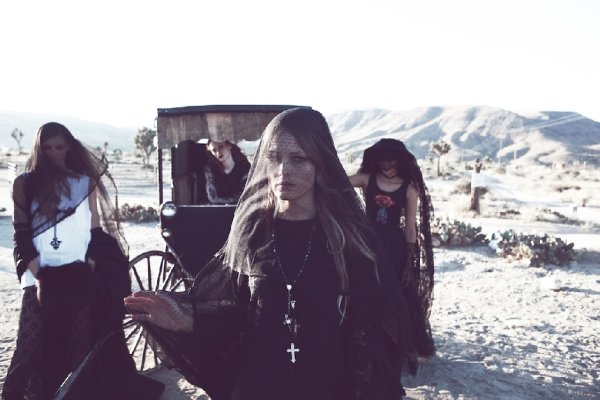Снимка: Wildfox
