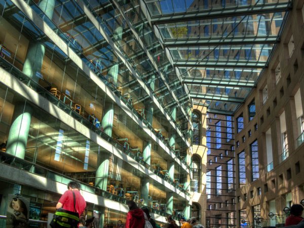 Снимка: EVAN LEESONVancouver Public Library, Ванкувър, Канада
