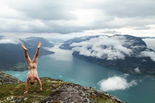 НорвегияСнимка: Naked Handstander