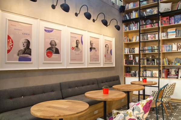Снимка: 9¾ Bookstore and Café
