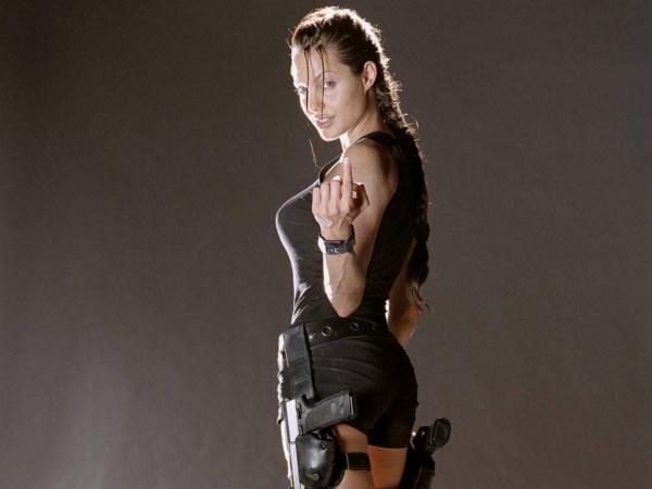 Анджелина Джоли в "Tomb Rider".Снимка: Outnow.ch
